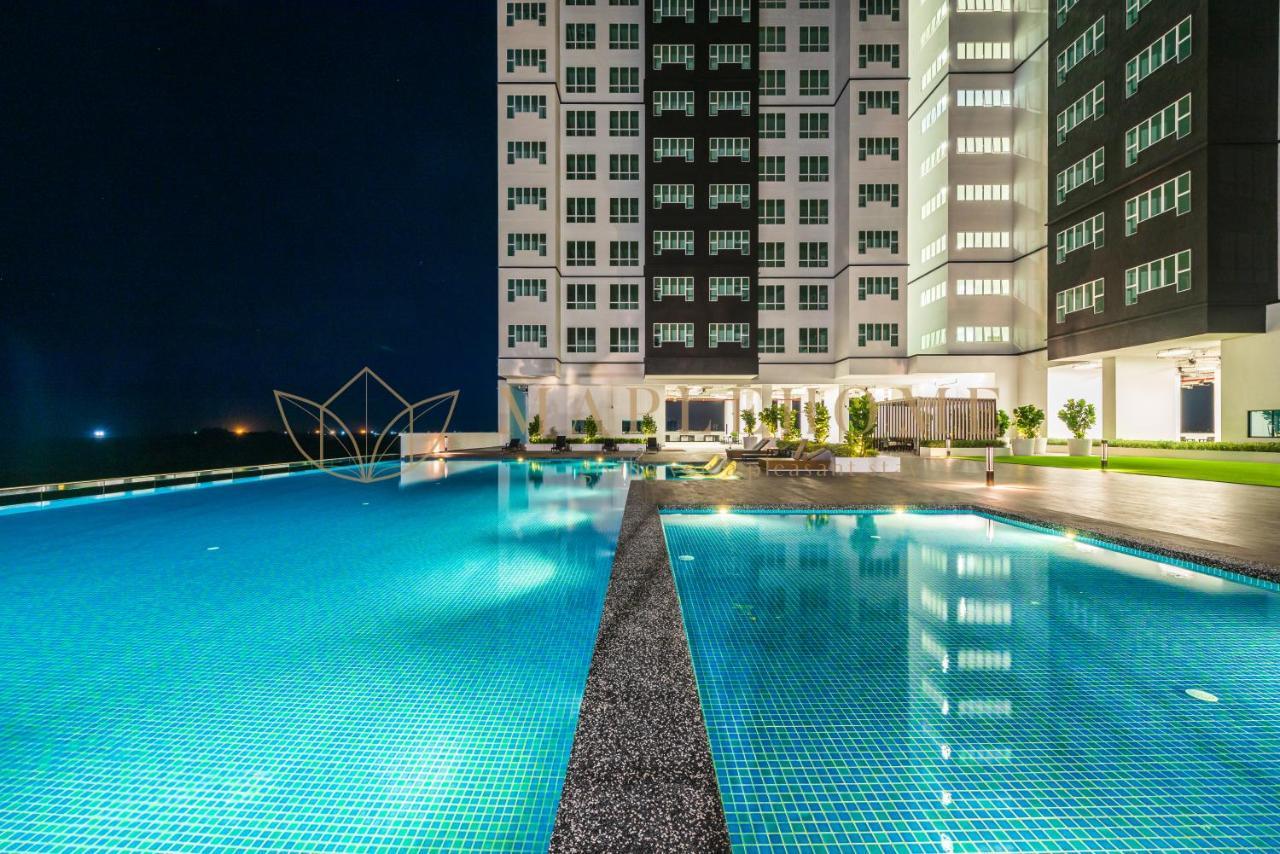 Amber Cove Premier Suites Melaka 외부 사진